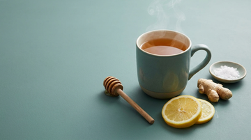 Home remedies for a sore throat: honey, lemon and warm tea
