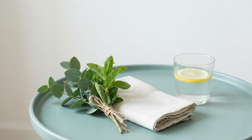 How to stop sneezing — eucalyptus, peppermint and soothing nasal care on a teal setting